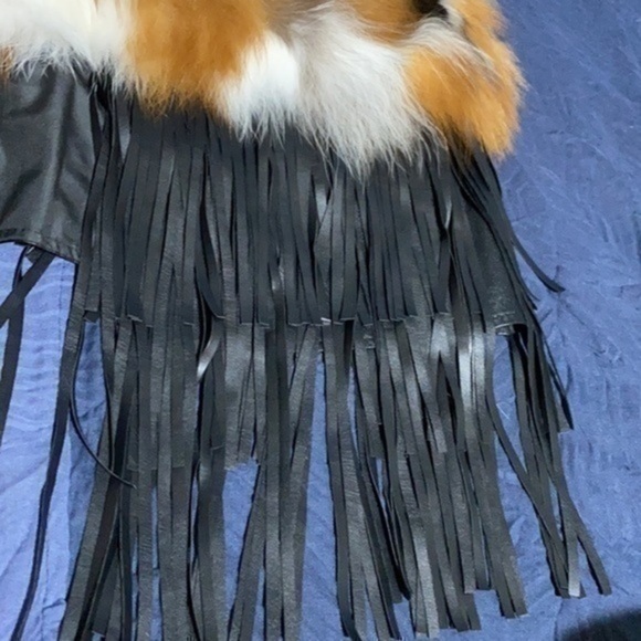 🎊Fox Fur Vest with Faux Leather Fringes🎊 - Picture 5 of 9